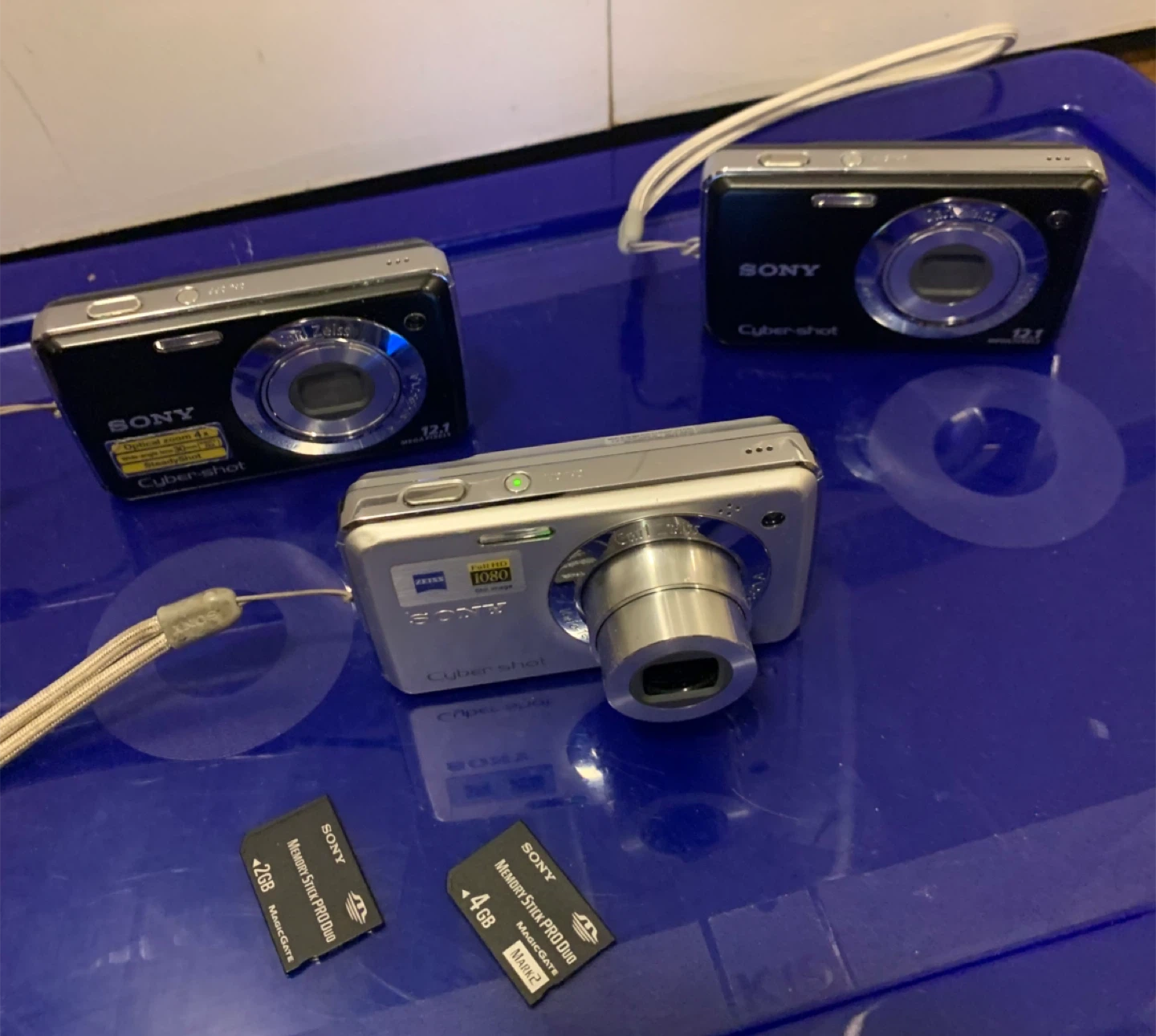 Sony Cyber-shot Digital Cameras (3) - photo 5