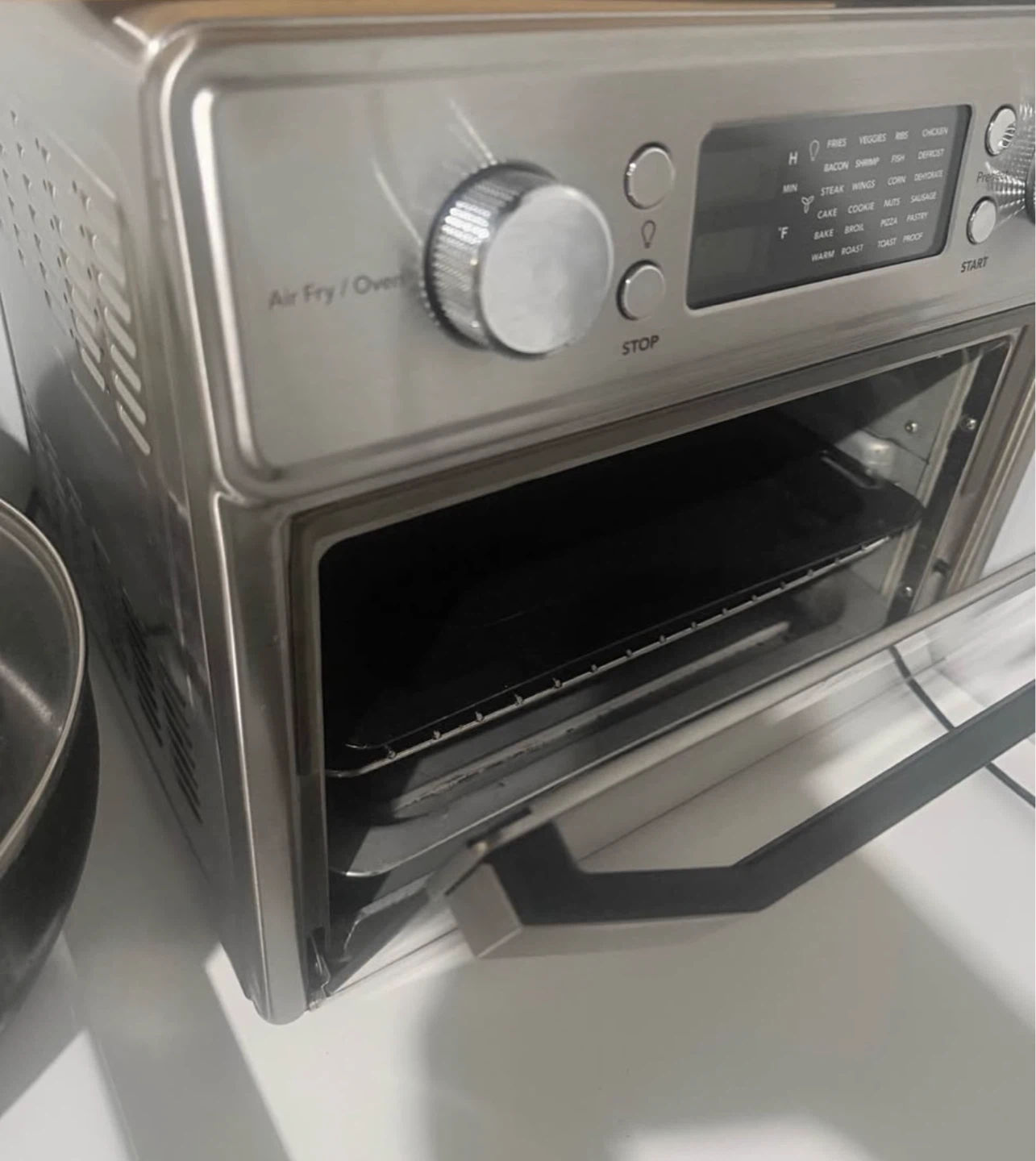 Frigidaire Air Fryer Toaster Oven - photo 2