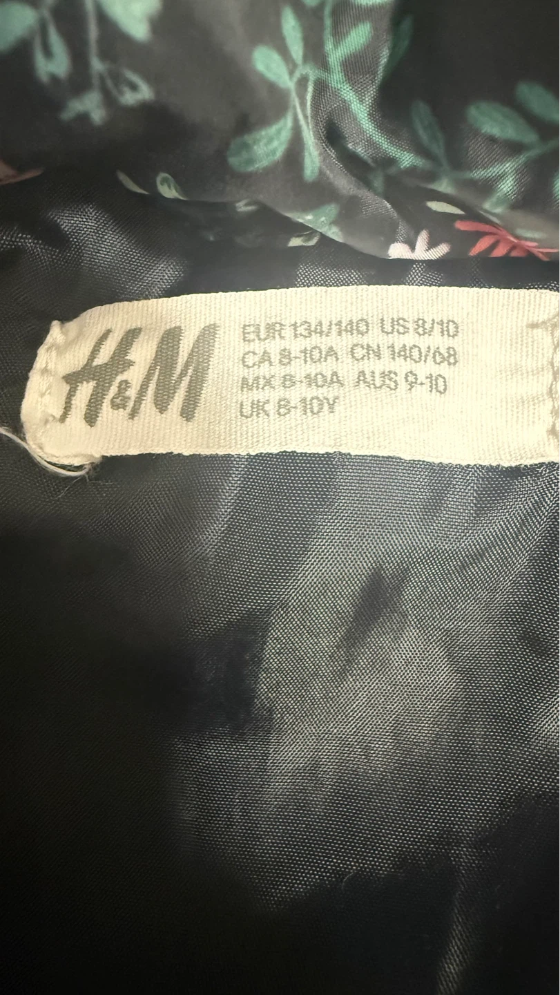 H&M Kids Puffer Vest Size 8/10 - photo 3