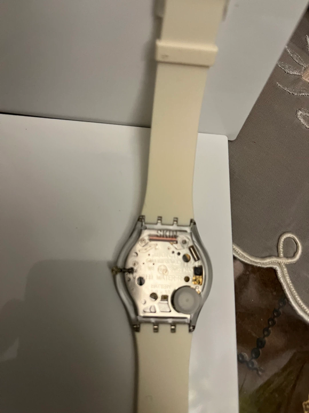 Swatch White Watch - photo 5