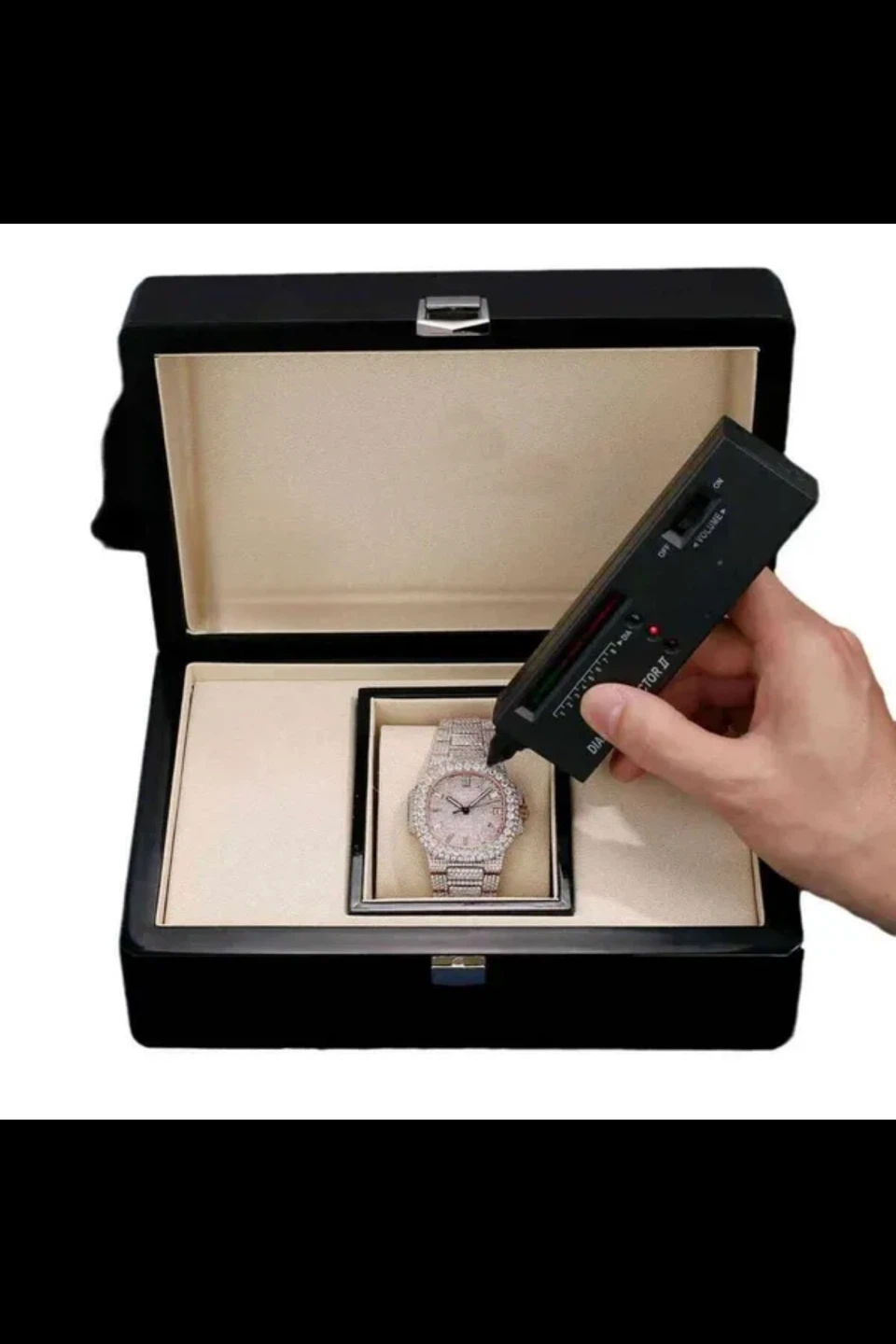 Luxury Diamond Watch with Roman Numerals - photo 3