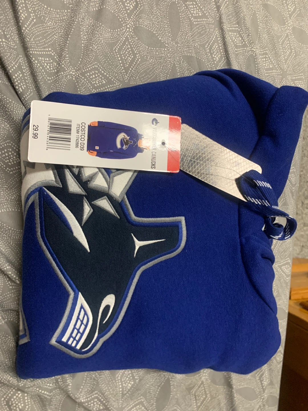 Vancouver Canucks Blue Hoodie - Size M