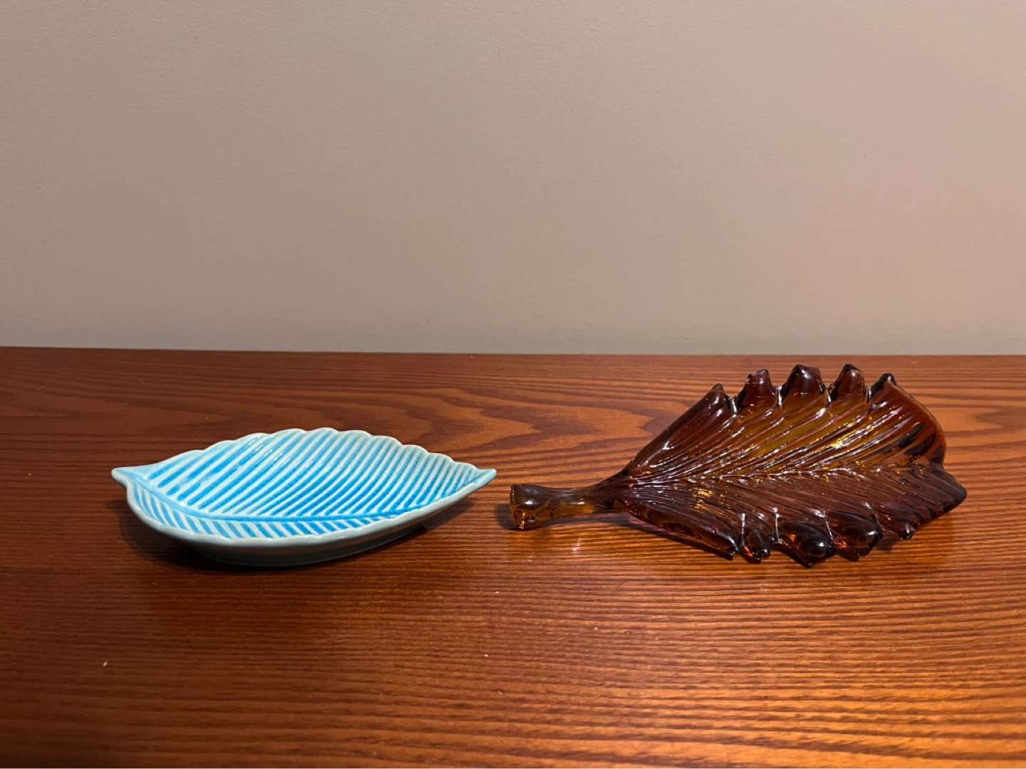 VINTAGE LEAF DECOR & TRINKET DISH