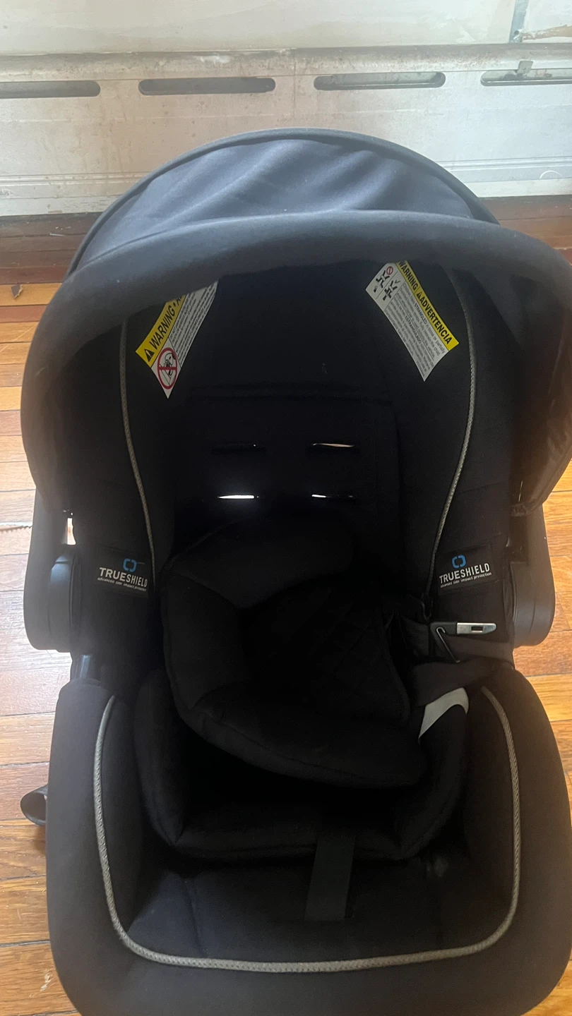 Graco Infant Car Seat with Base - photo 3