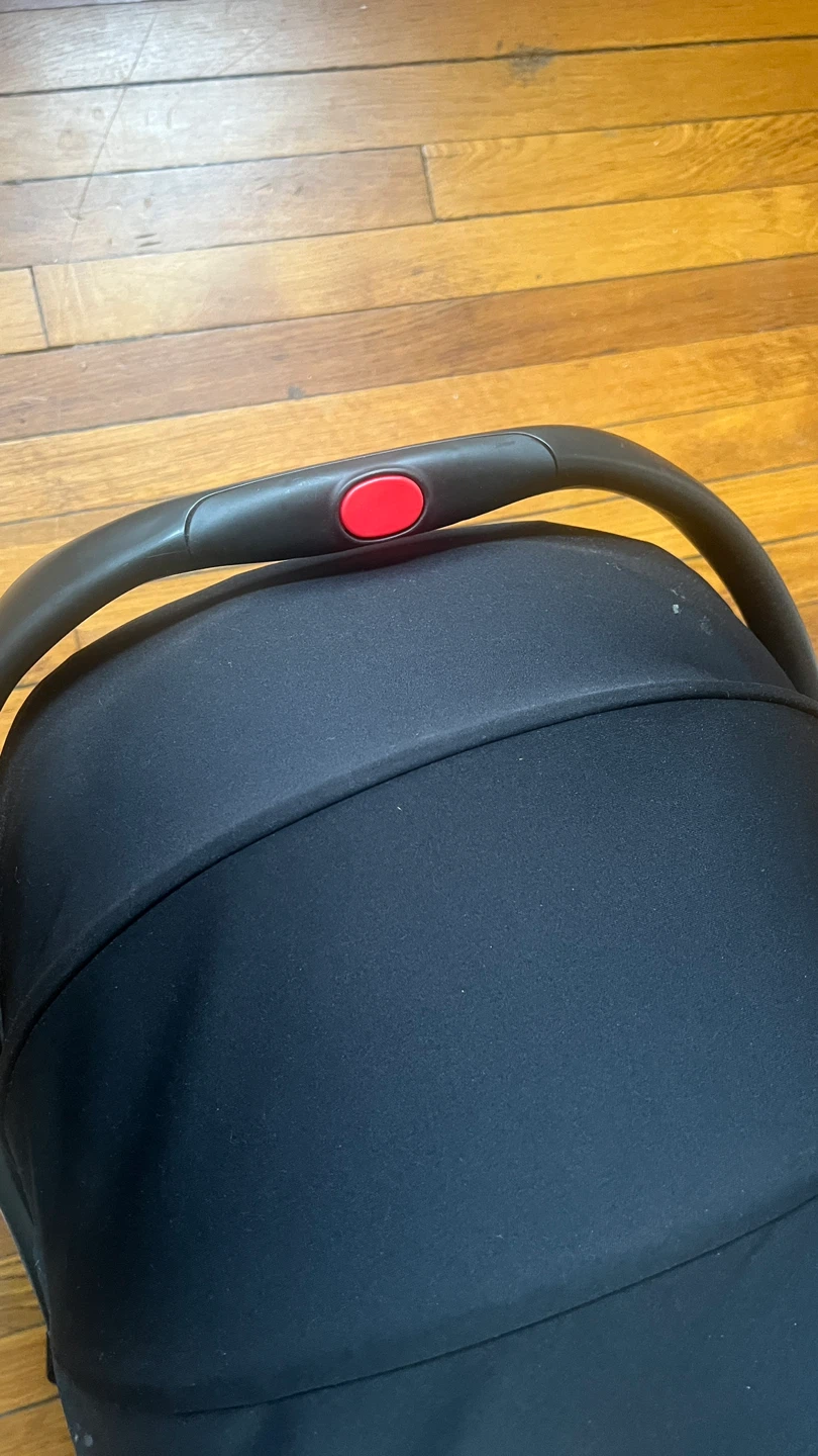 Graco Infant Car Seat with Base - photo 5