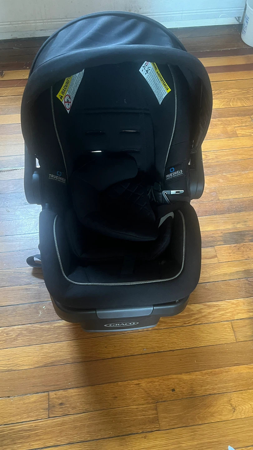 Graco Infant Car Seat with Base