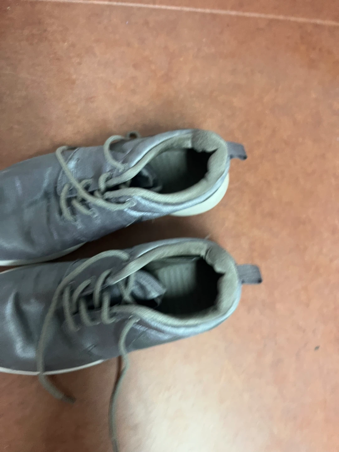 Nike Roshe Run Shies woman’s size 6.5 - photo 4