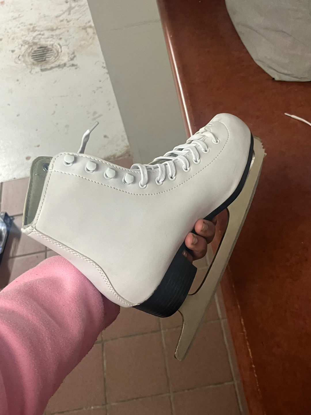 Winwell White Figure Skates  Size US 6 EUR 38 - photo 2