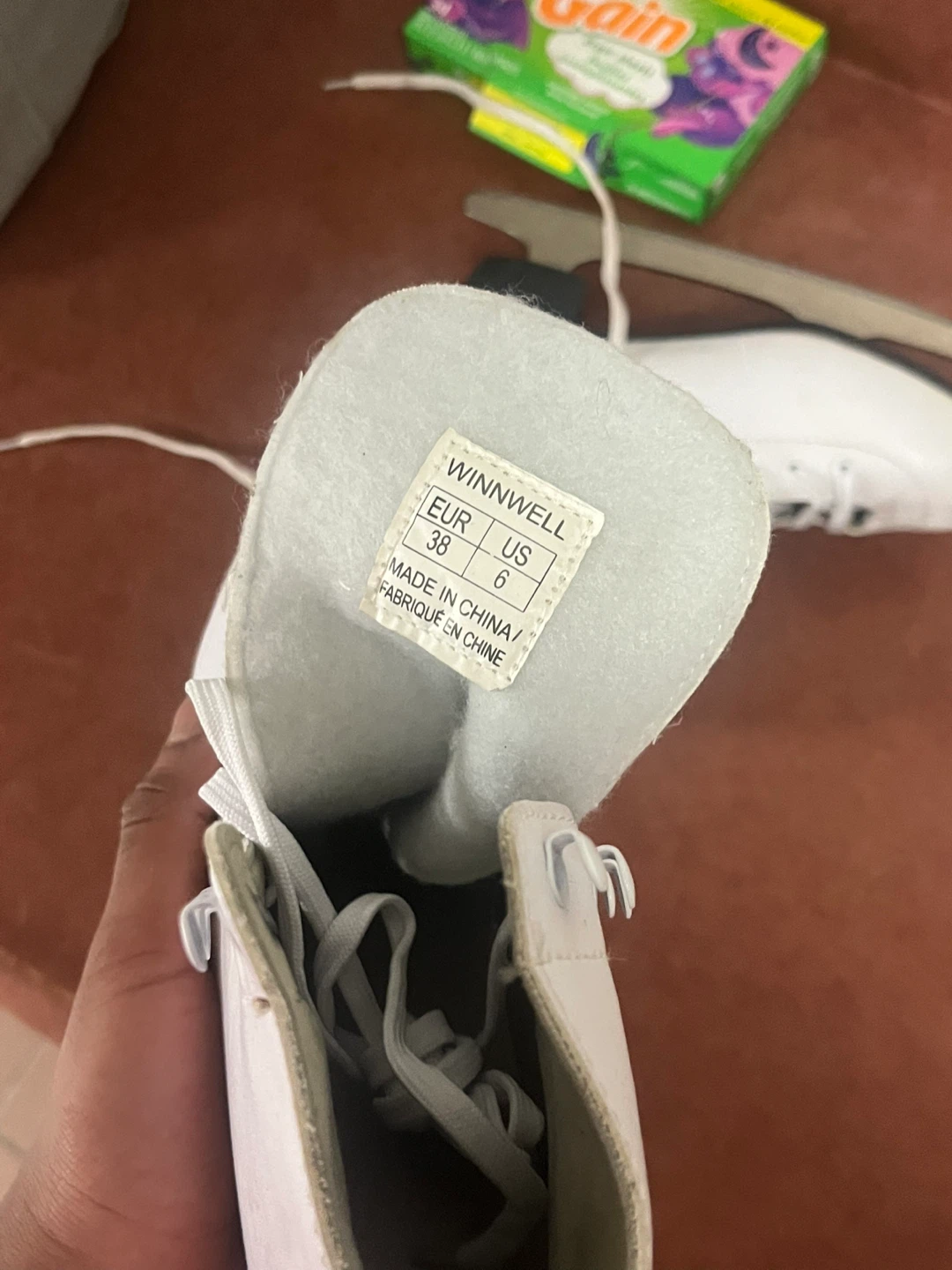 Winwell White Figure Skates  Size US 6 EUR 38 - photo 4