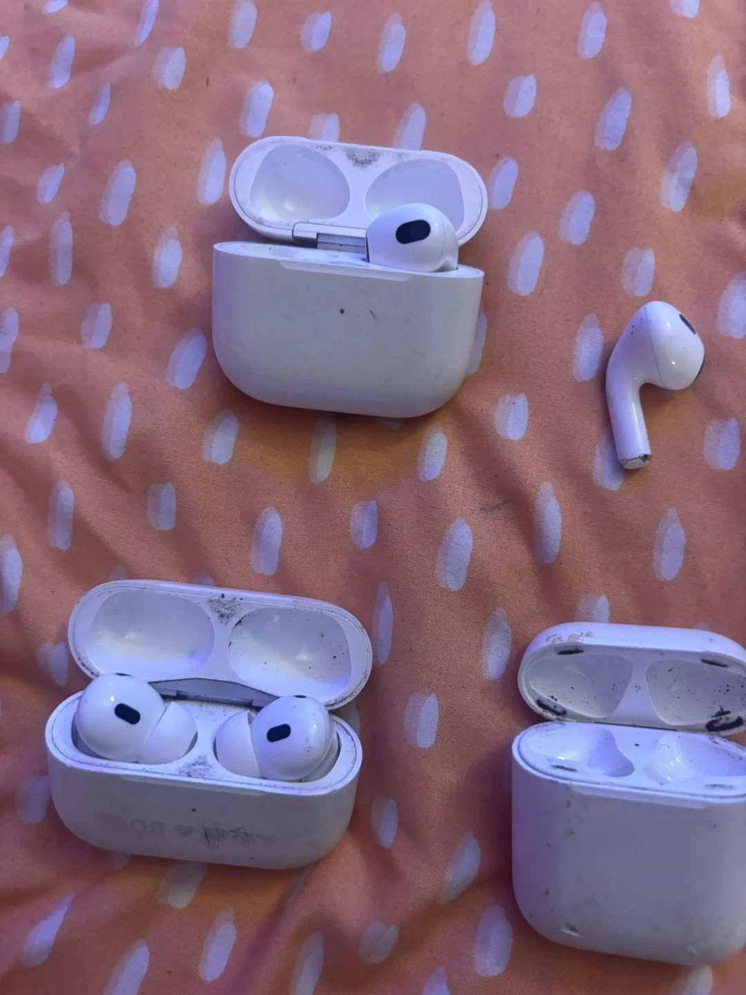 Apple AirPods Pro (2nd Gen) Wireless Earbuds with Charging Case