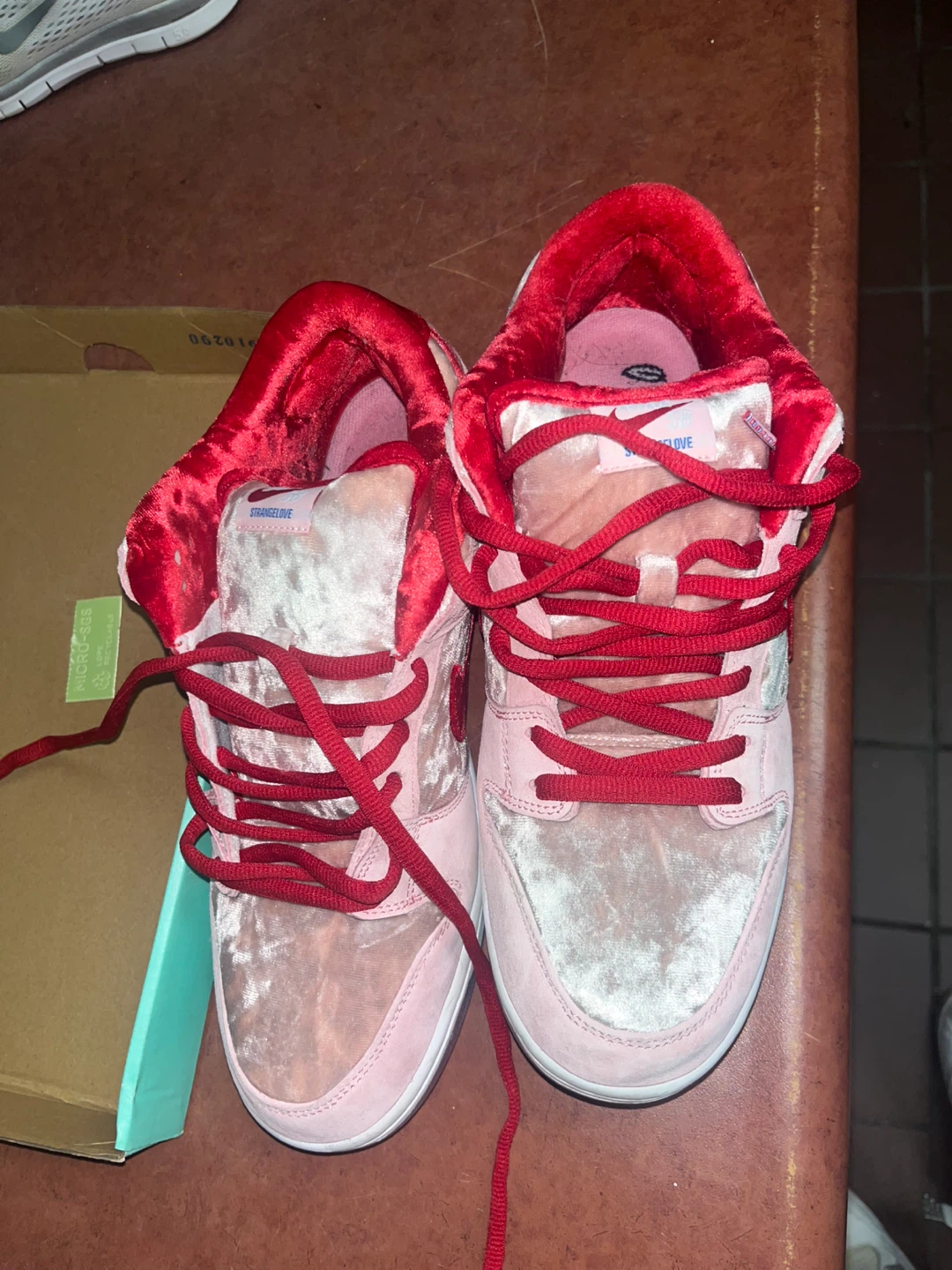Nike SB Dunk Low Strangelove Pink Velvet size 13 - photo 2