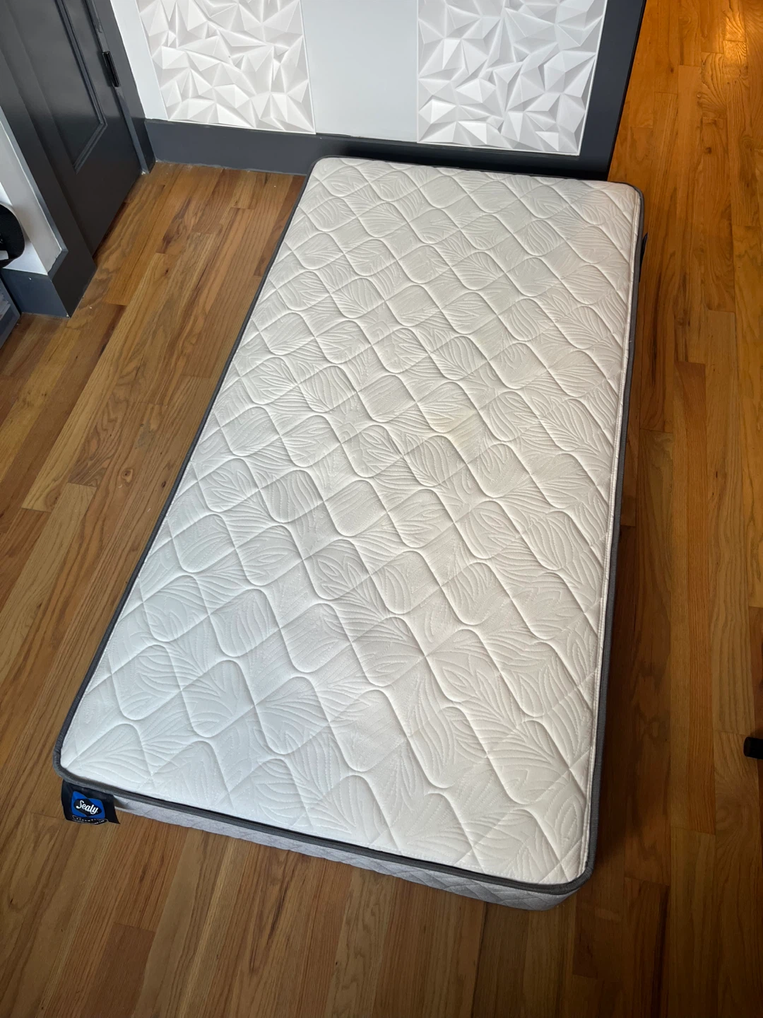Twin Spring Mattress Firm Bed + frame - FREE delivery in BK - photo 2