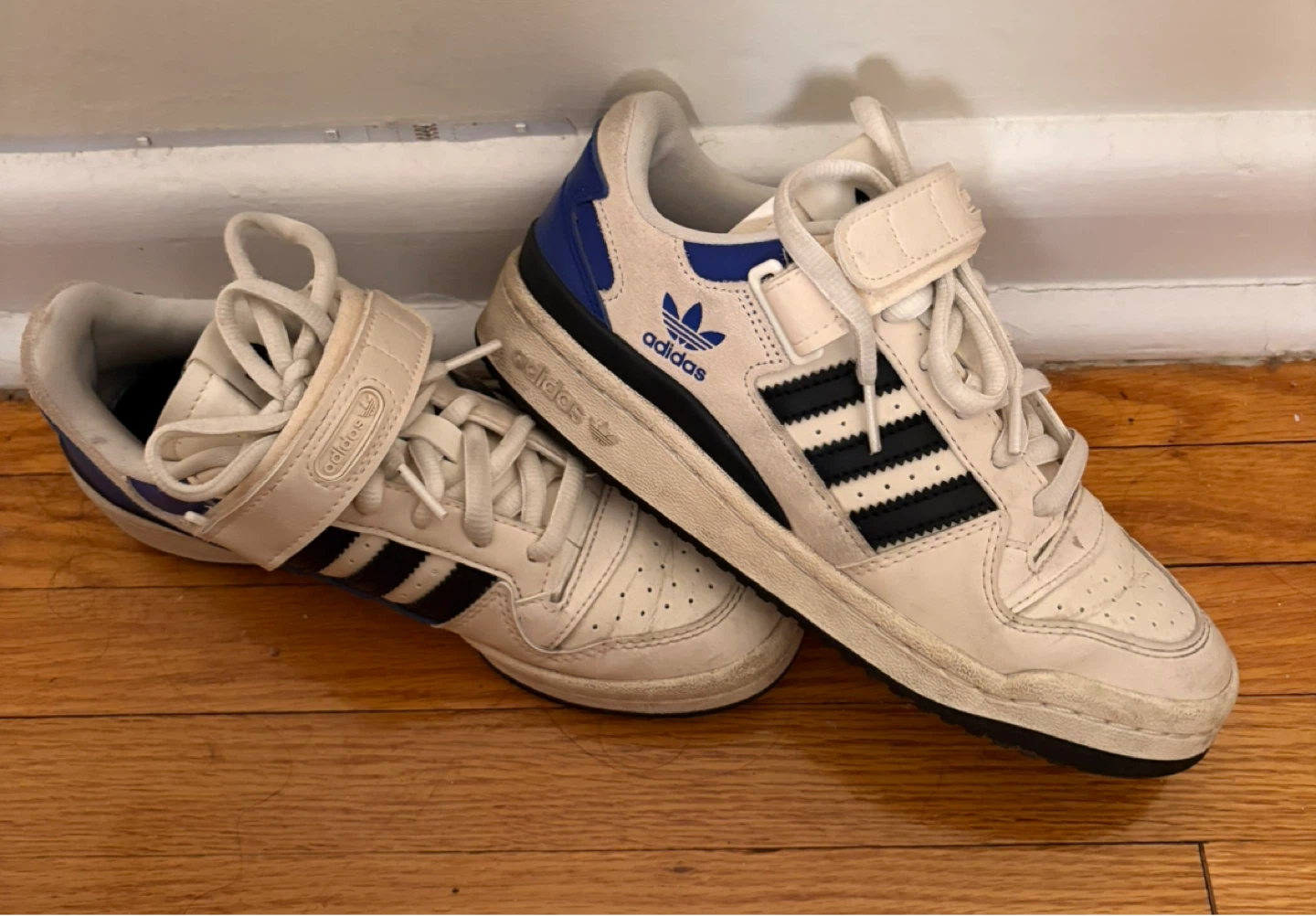 Adidas Forum Low Sneakers