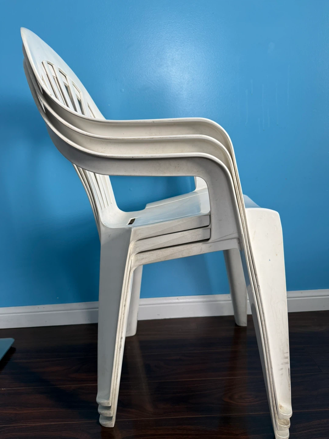 Set of 3 White Plastic Stackable Armchairs - photo 3