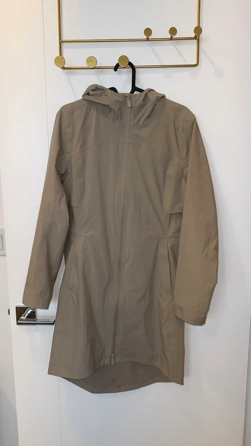 Lululemon Rain Rebel Jacket in Sandlot - photo 3