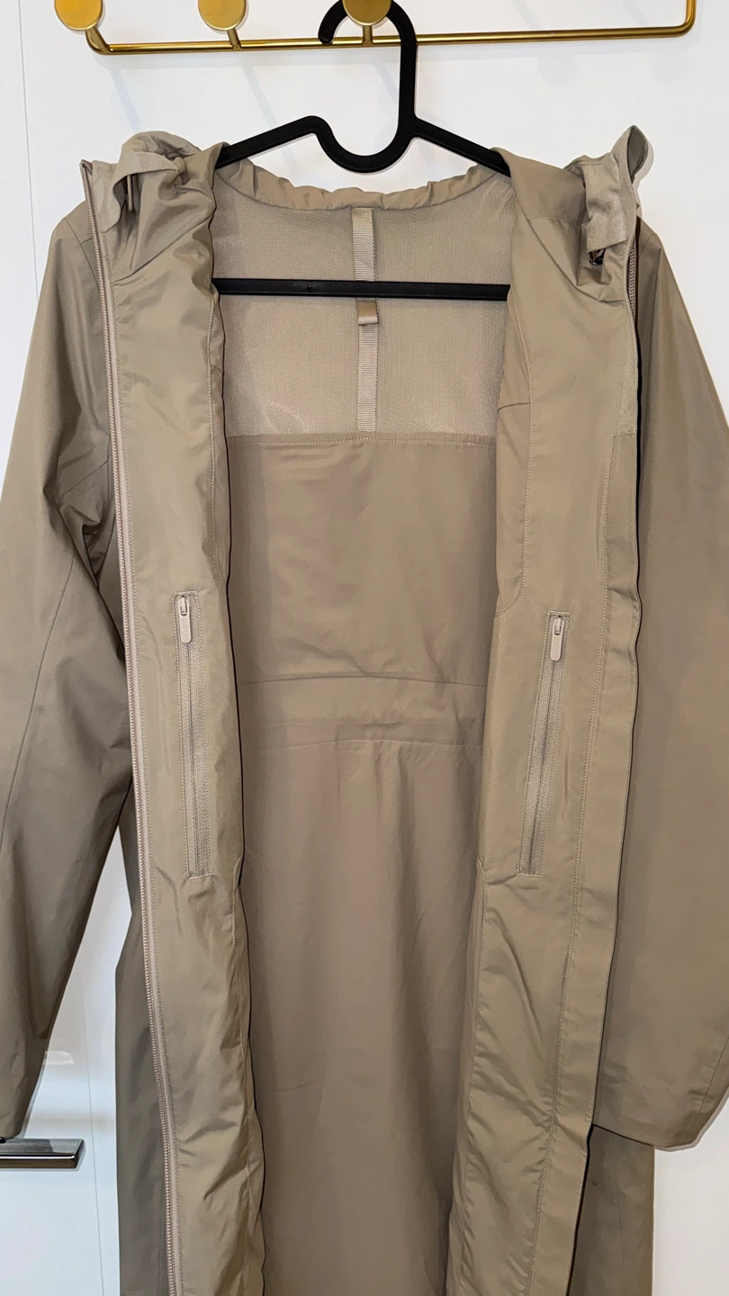 Lululemon Rain Rebel Jacket in Sandlot - photo 4