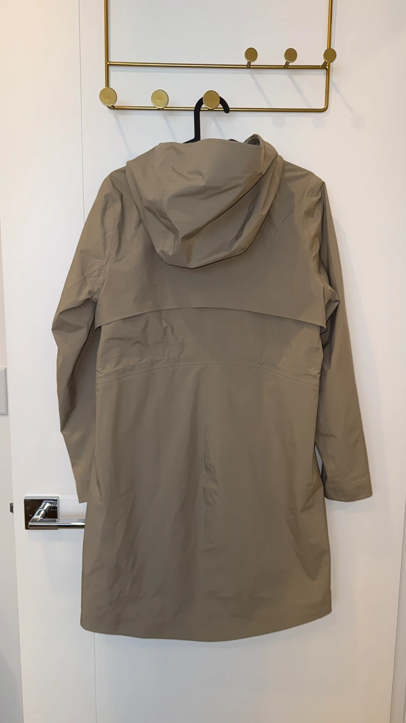 Lululemon Rain Rebel Jacket in Sandlot - photo 5