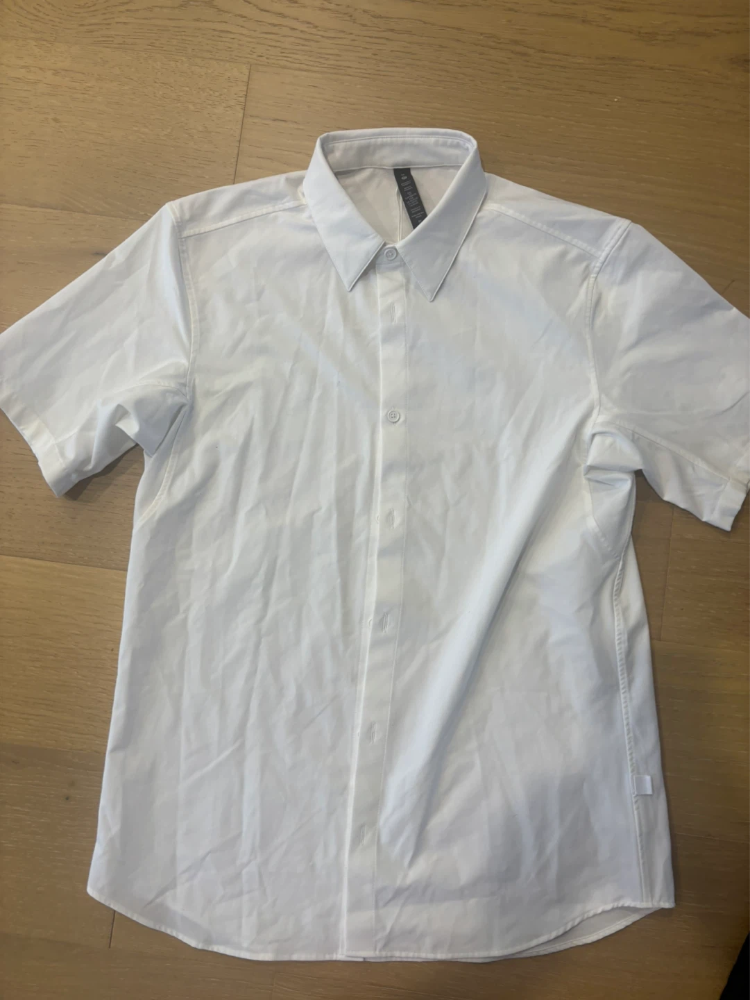 Lululemon Men's White Button-Up Shirt Size M