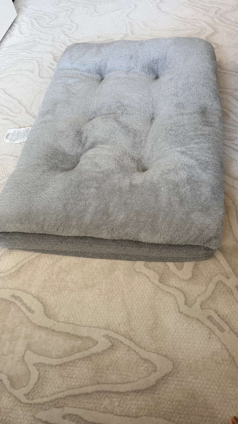 Grey Tufted Plush Cushion/Pet Bed - photo 3