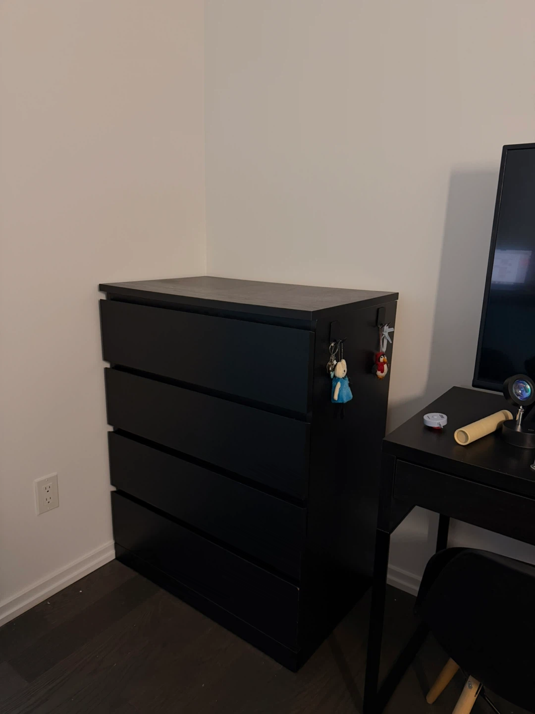 IKEA Malm 4-drawer dresser - photo 2