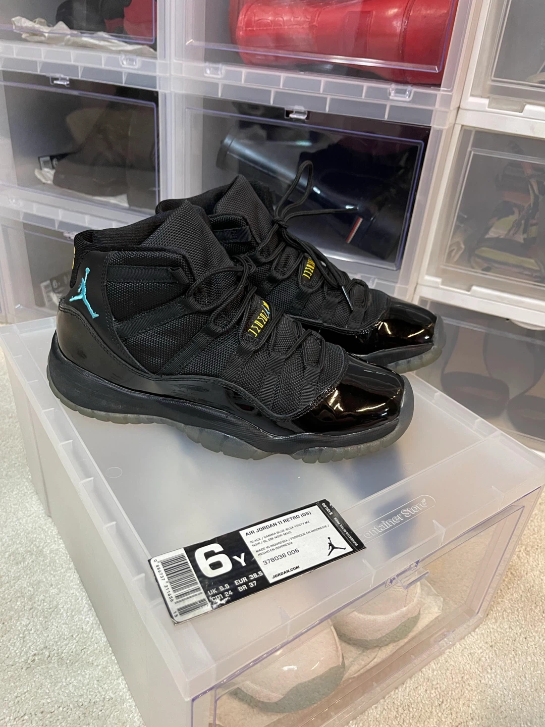Air Jordan 11 Retro (GS) Black/Light Aqua Size 6Y