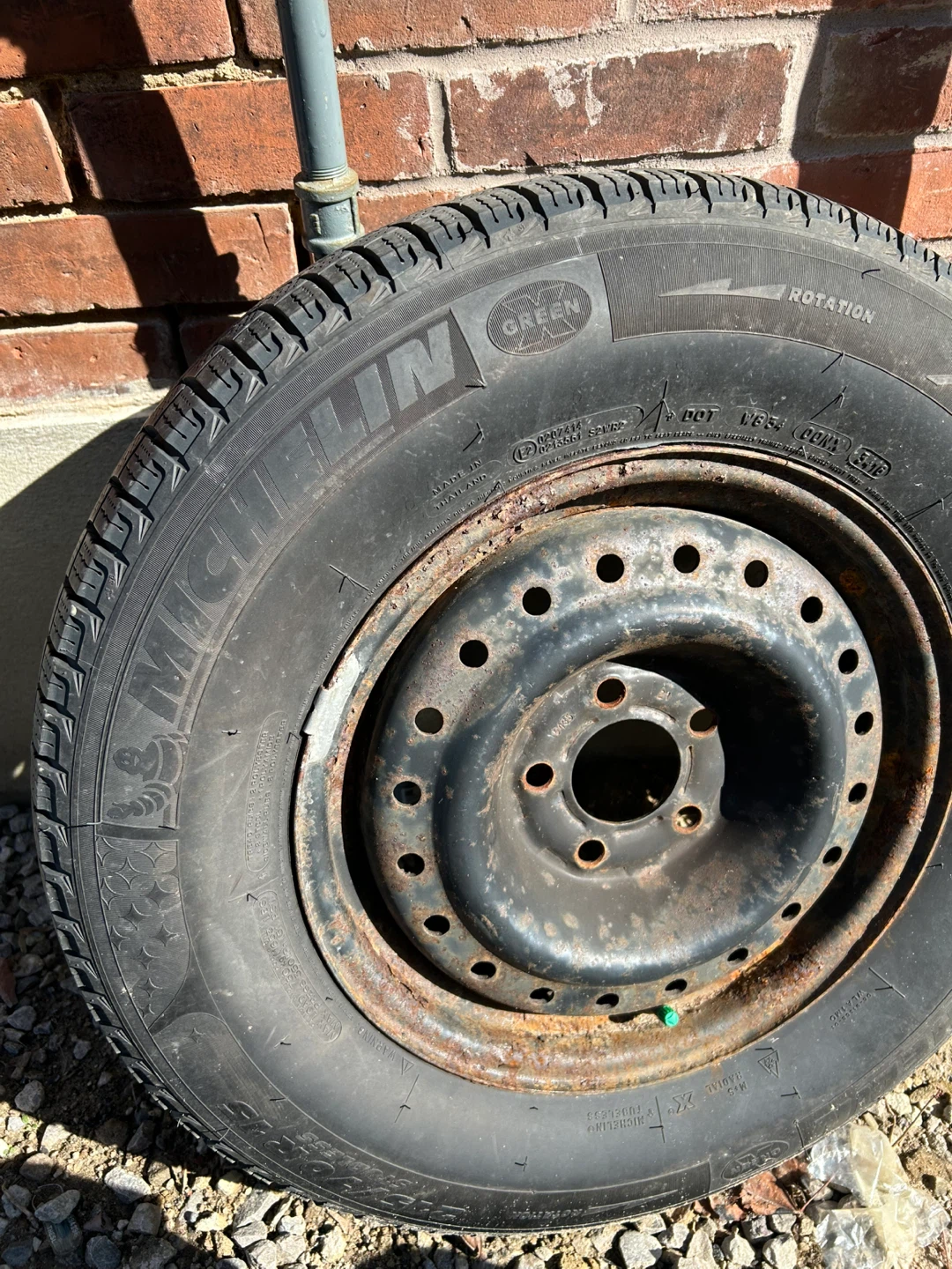 Michelin 215/70R15 Snow Tires with Rims - photo 2