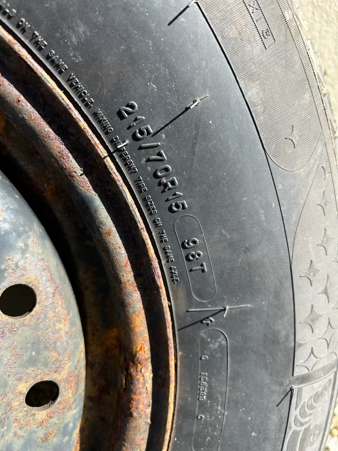 Michelin 215/70R15 Snow Tires with Rims - photo 4