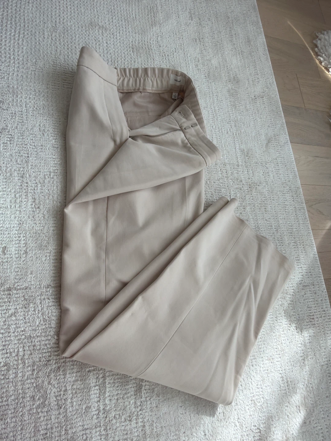Wilfred Beige Cropped Pants Size 4