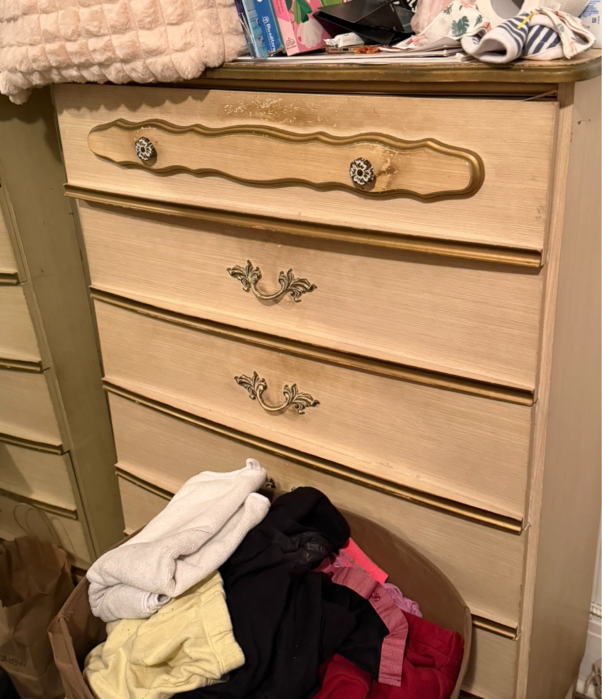 Vintage French Provincial Dresser