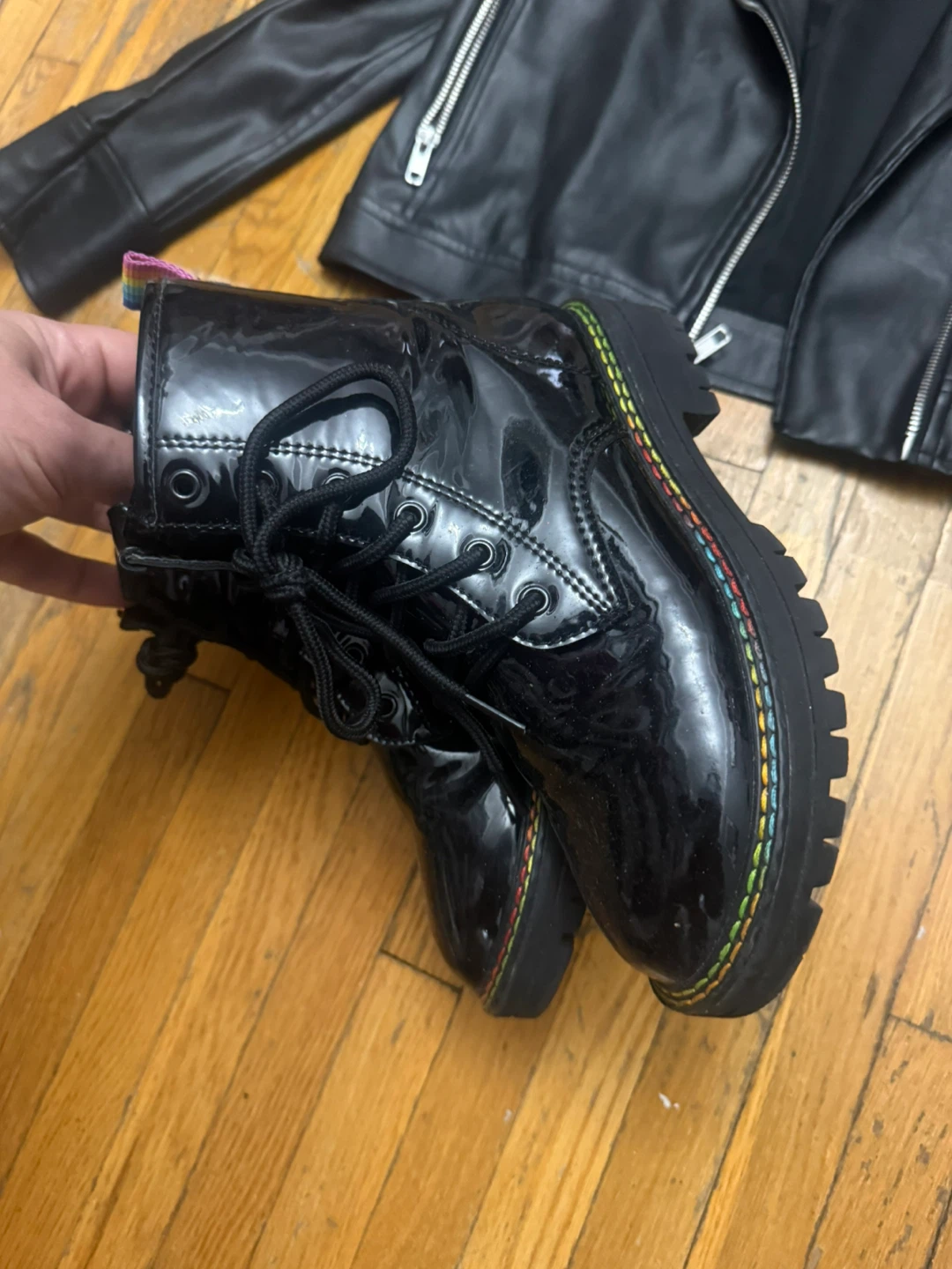Faux Leather Jacket and Black Patent boots - photo 5