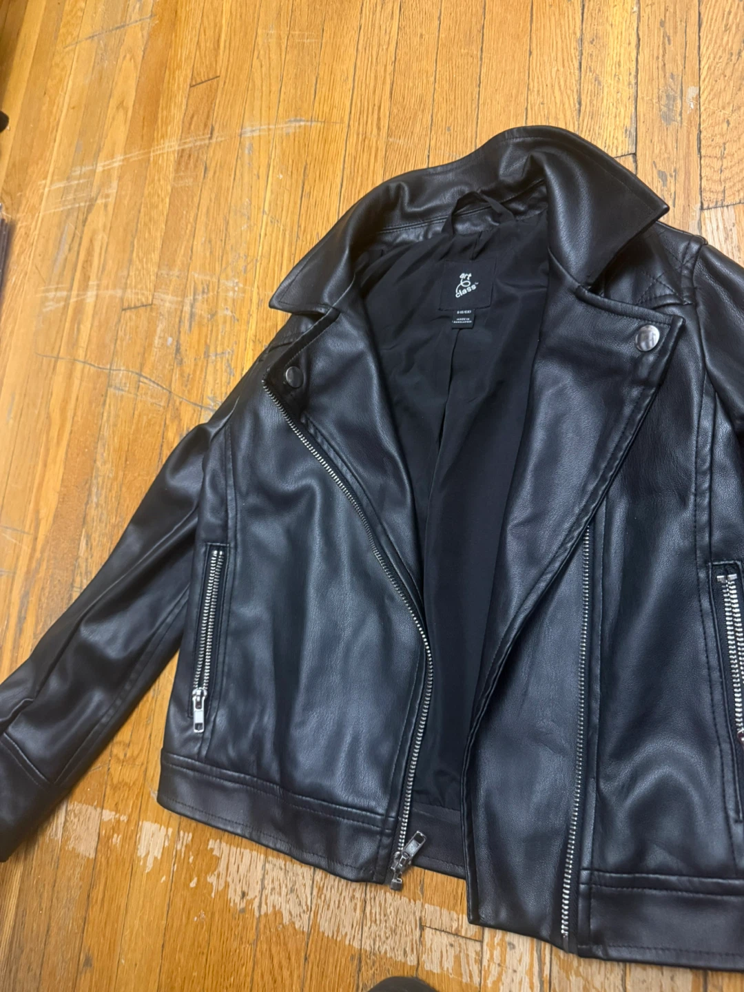 Faux Leather Jacket and Black Patent boots - photo 3