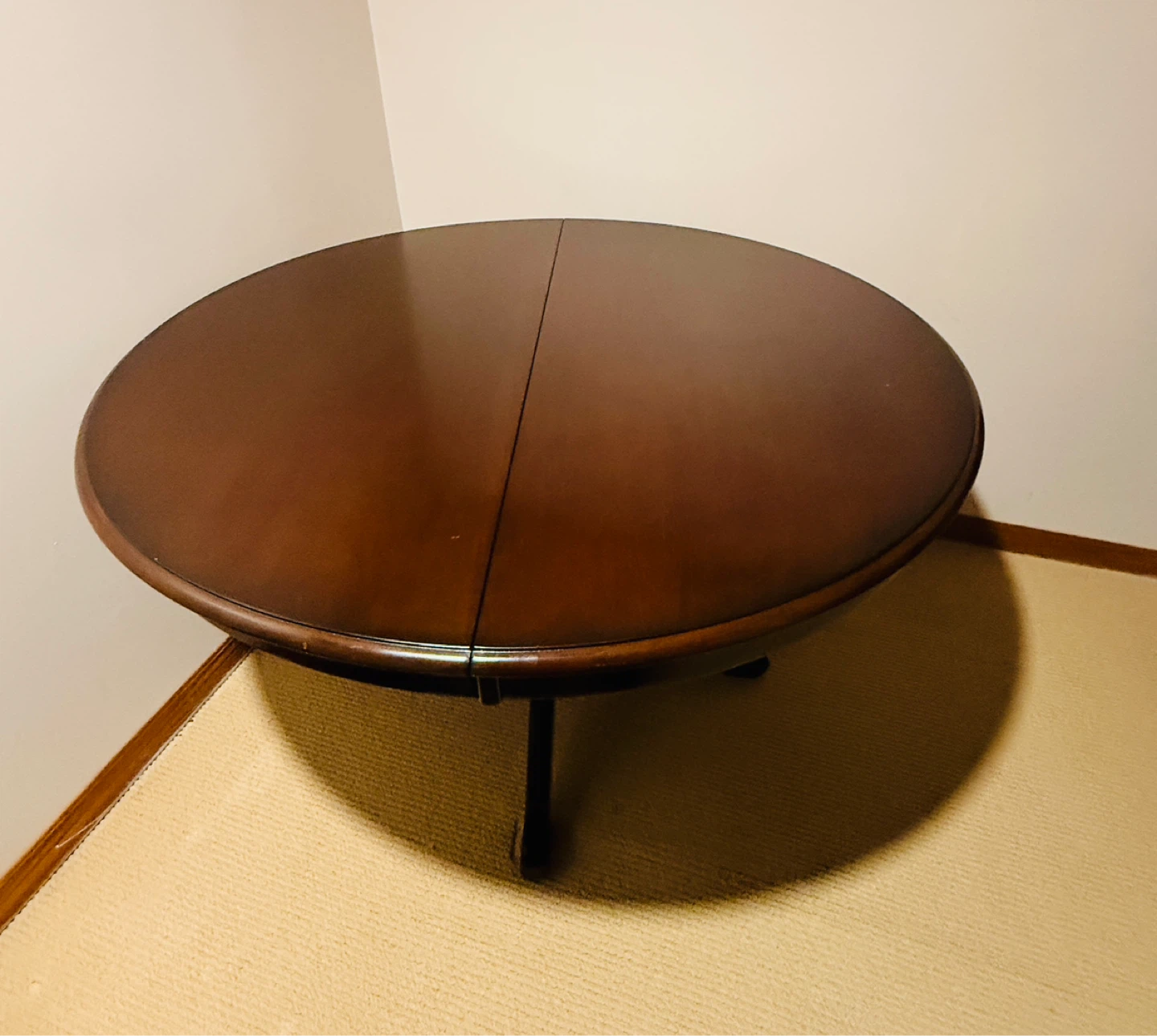 Extendable Dining Table and chairs