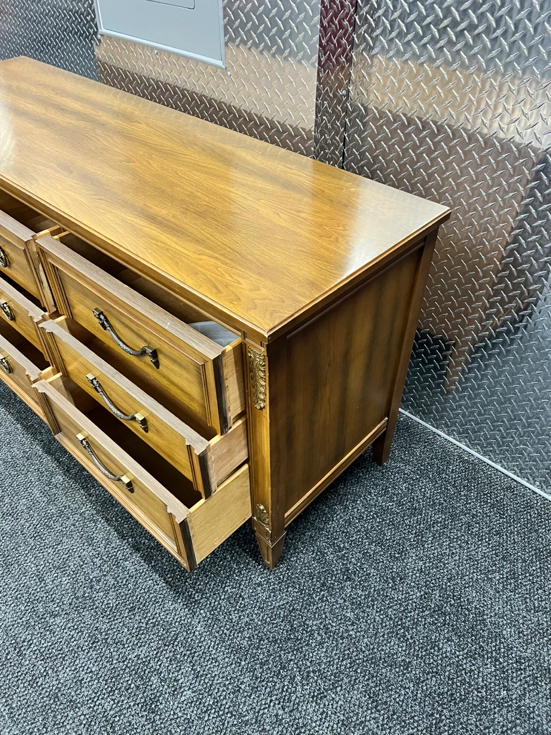 Vintage MCM 9-Drawer Dresser Wood (FREE DELIVERY) - photo 4