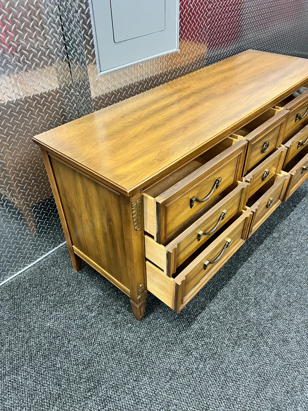 Vintage MCM 9-Drawer Dresser Wood (FREE DELIVERY) - photo 2