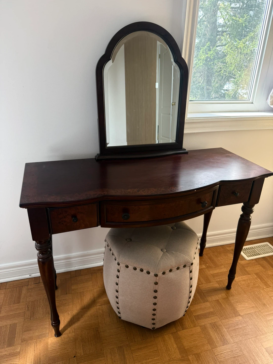 Antique European Style Console Table with Mirror
