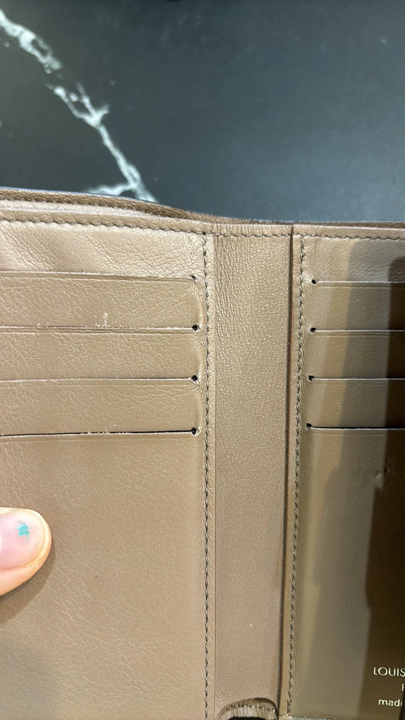 Louis Vuitton Capucines Compact XS Wallet - photo 5
