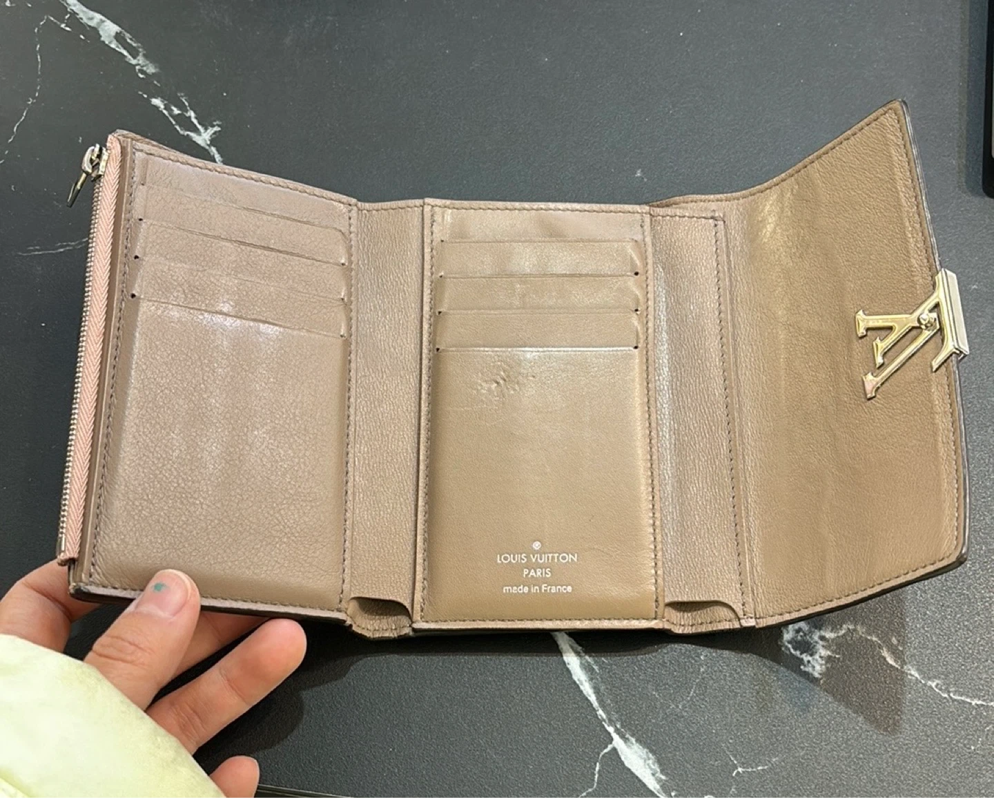 Louis Vuitton Capucines Compact XS Wallet - photo 2