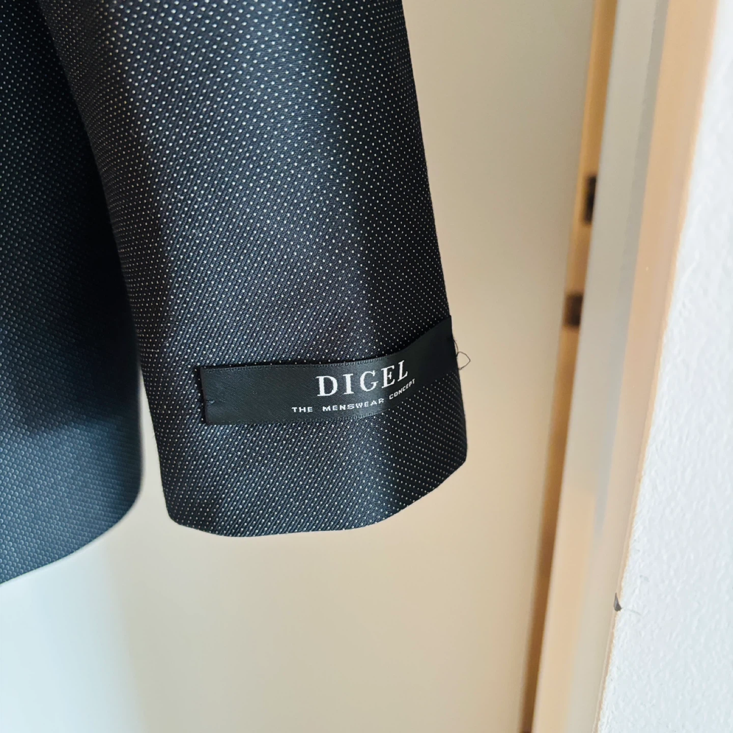 *New* Two $1k DIGEL Men's Blazers, Size 36R and 38R - photo 2