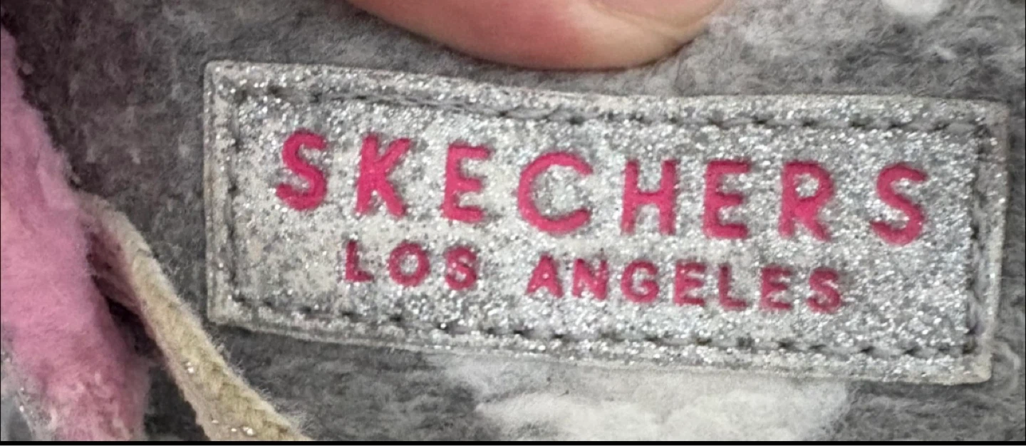 Sketchers shoes (Size 6) - photo 2