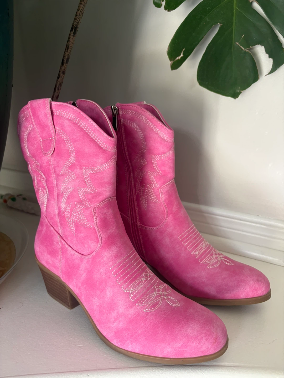 Hot Pink Western Boots - Size 8 - New✨