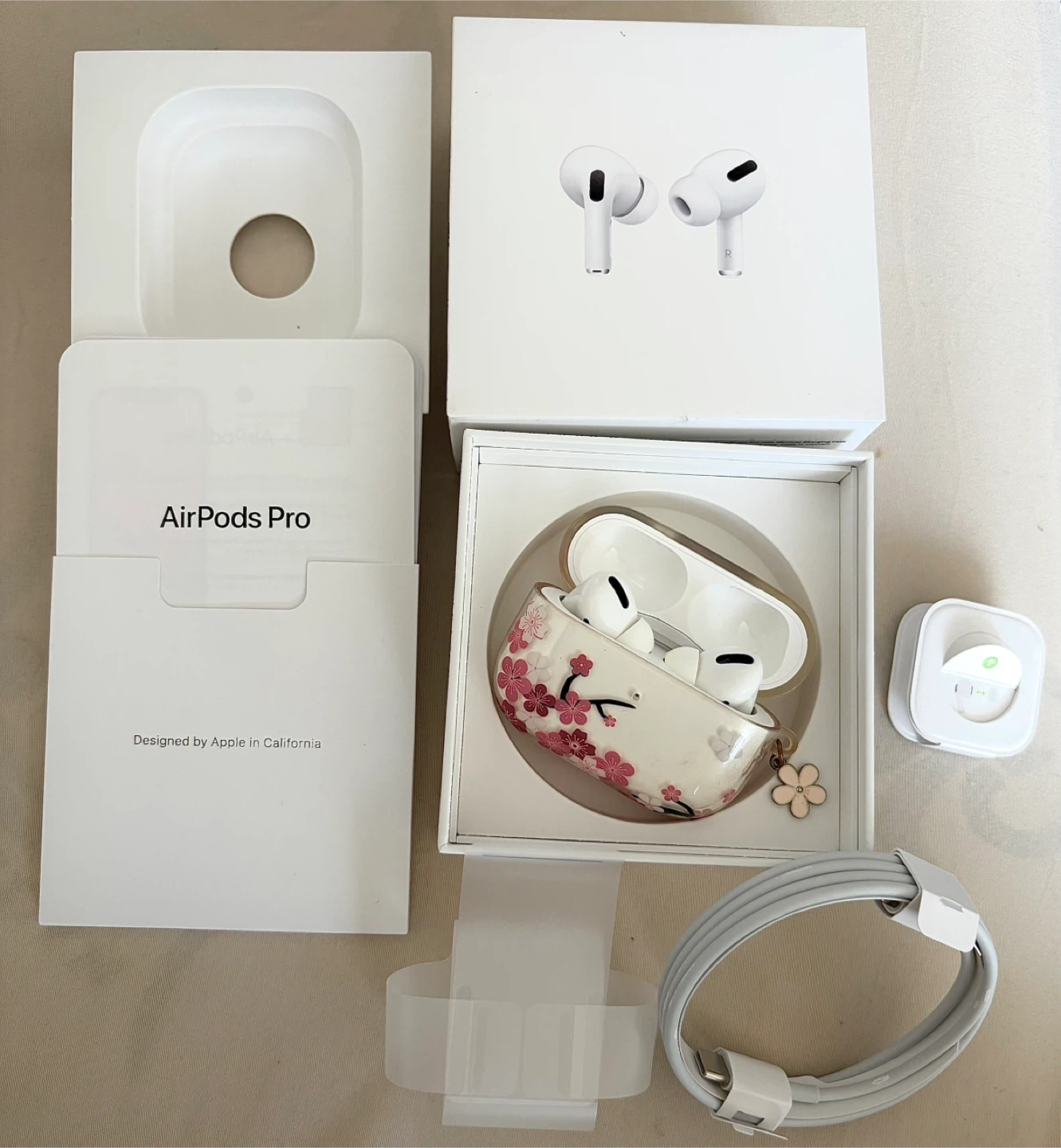 Apple AirPods Pro 1 st generation with Wireless Charging Case - photo 3