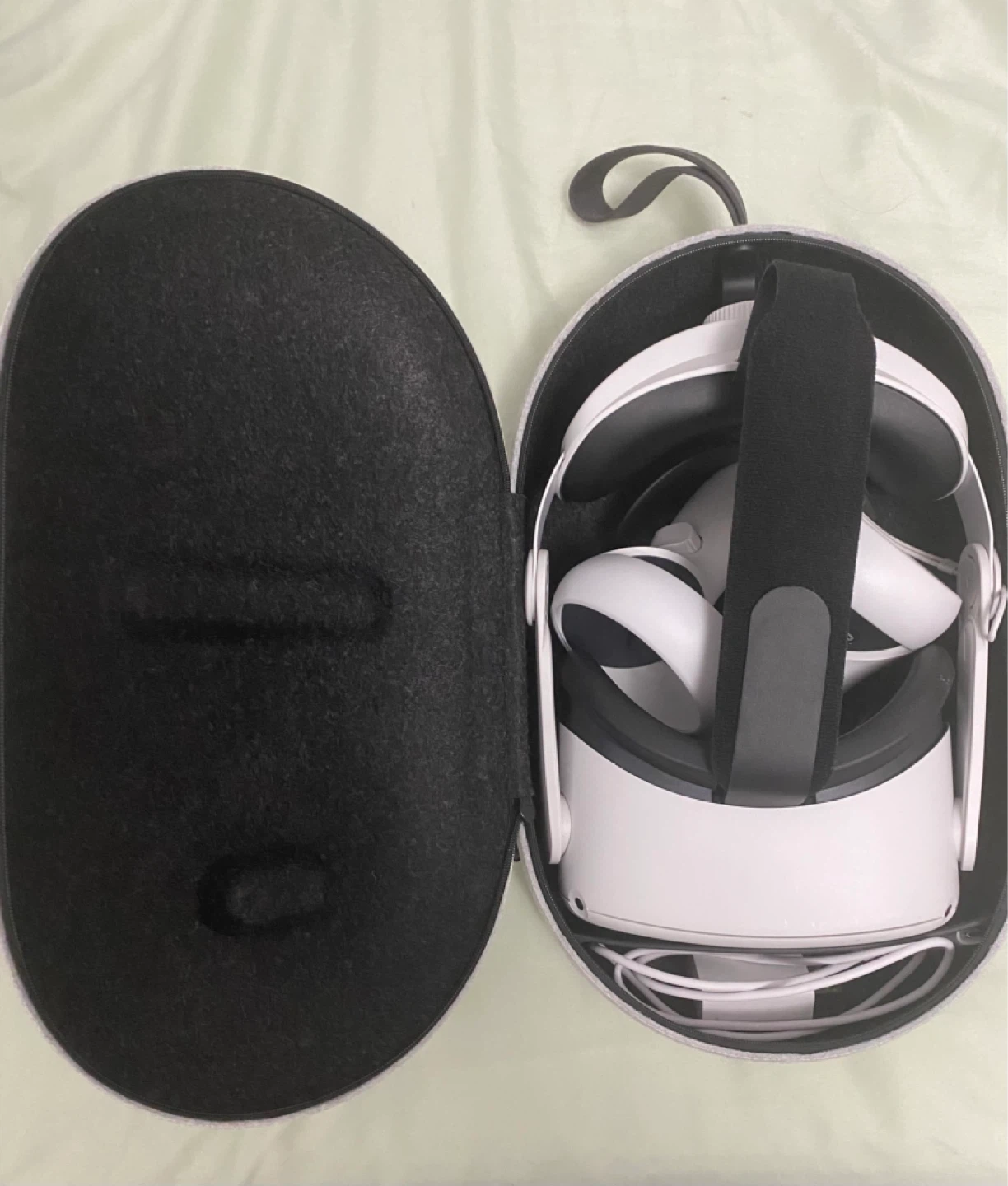 Oculus Quest 2 128GB Bundle - photo 2