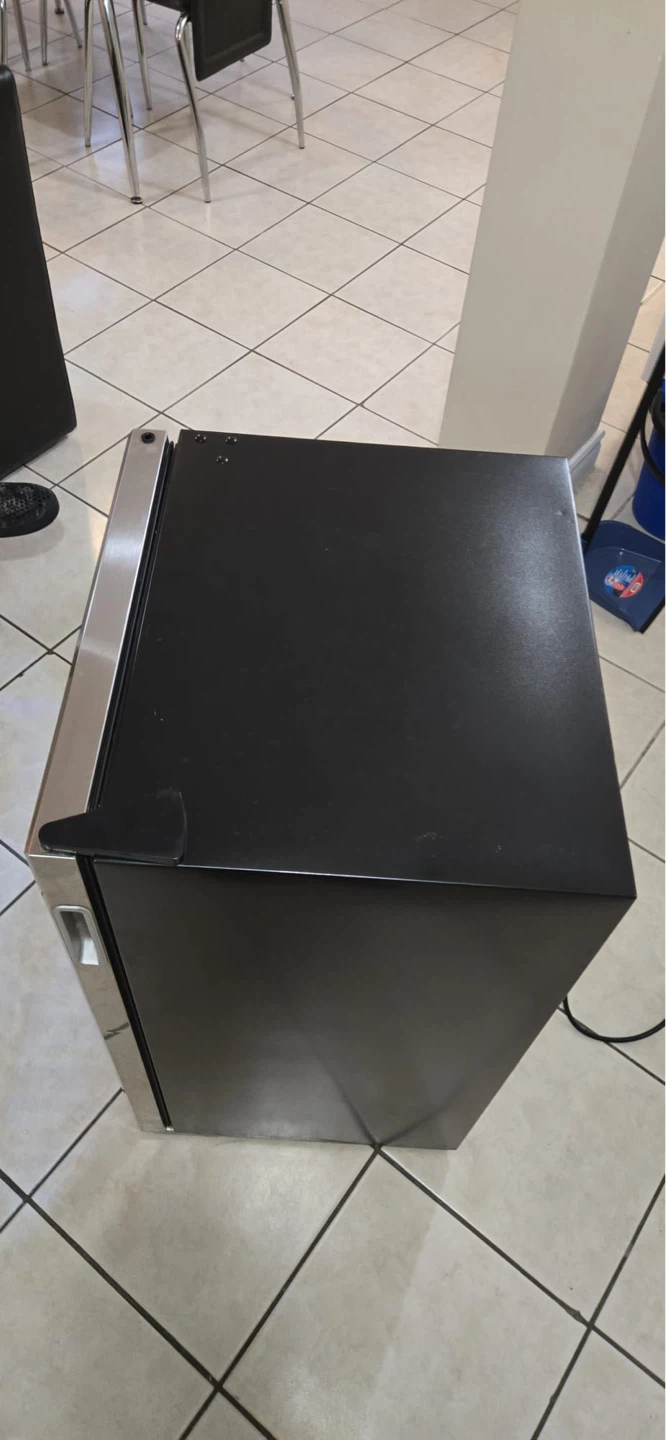 Honeywell Mini Fridge - photo 3