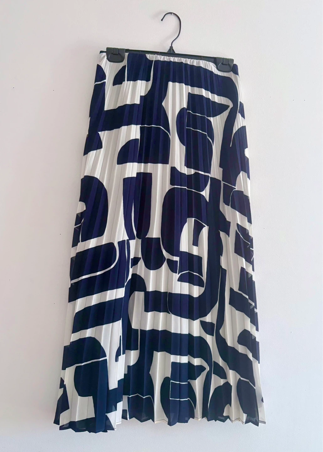 Dynamite Abstract Print Pleated Midi Skirt (new with tag ) - photo 3