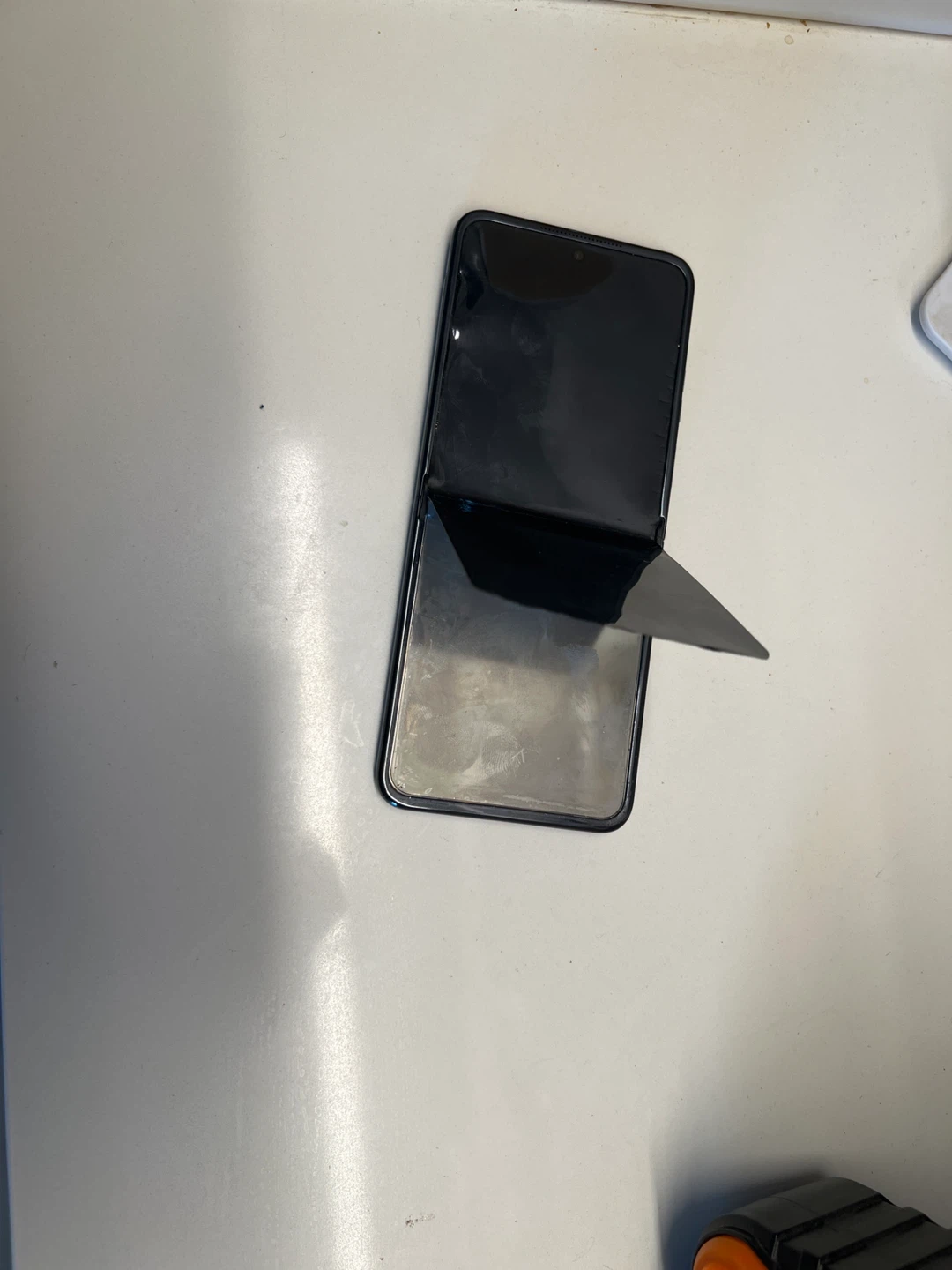 Motorola Razr Flip Phone - photo 4