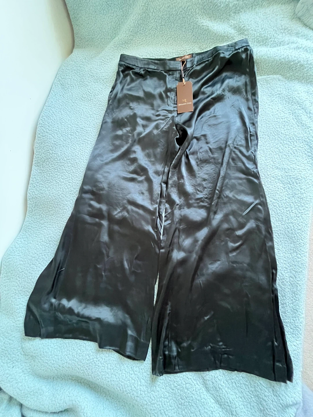 Melanie Lyne Black Satin Wide Leg Pants - photo 2