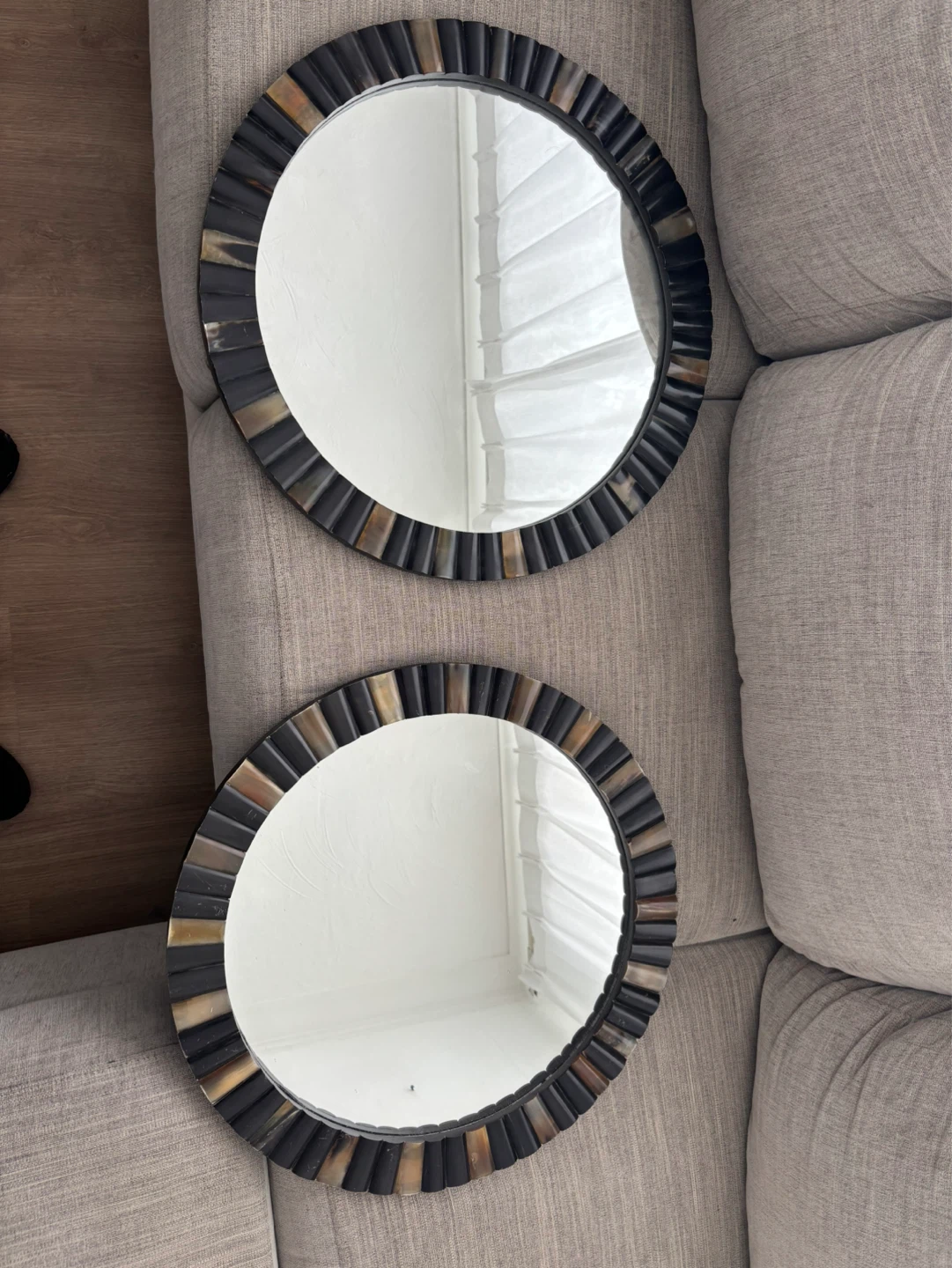 Set of 2 Round Mirrors with Decorative Horn Frame