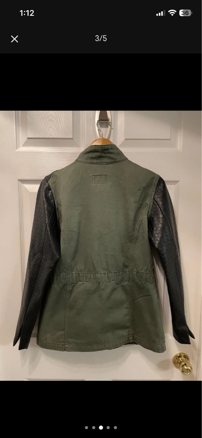 LEVI’S Jacket – NEW – Women’s Small (Loose fit) - photo 3