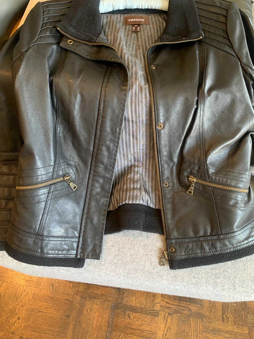 Danier Leather Jacket - photo 3