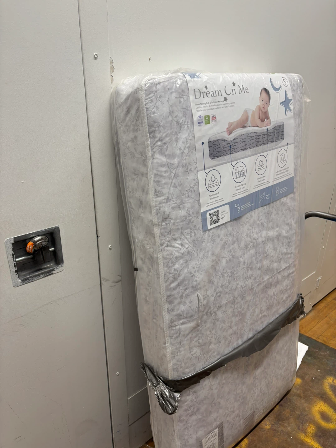 Dream On Me Crib & Toddler Mattress cut in the side